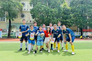 “足”够精彩！幻影体育网页版集团“足”梦大龙街首届五人制男子公益足球赛