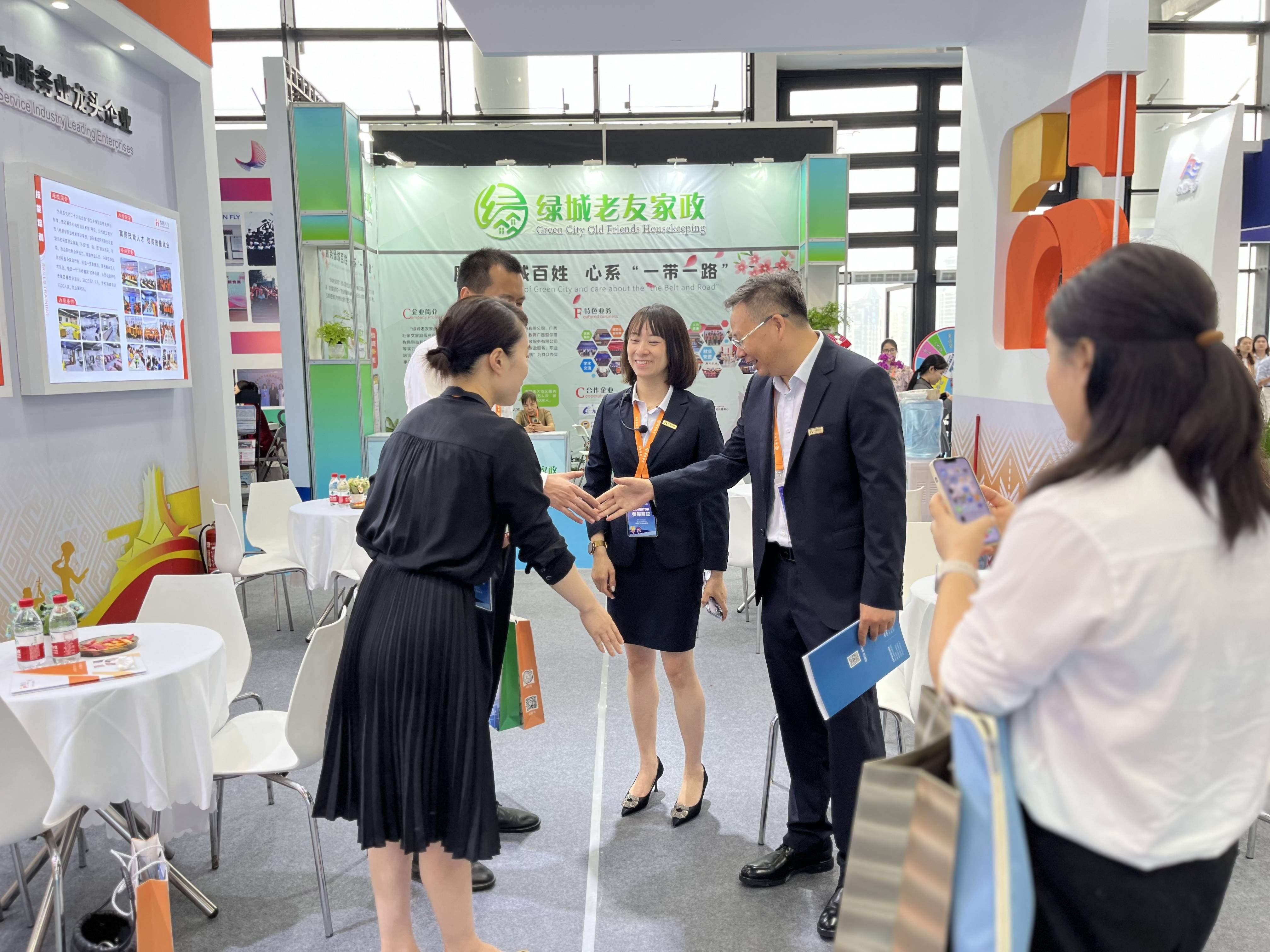 65653d49a92e3.jpg 2c096ff4be29e911ab55d15ea63eef6.jpg