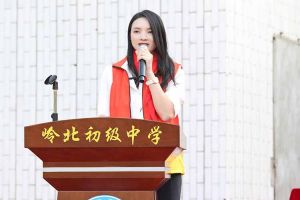 幻影体育网页版集团陈文舒一行到湛江爱心助学